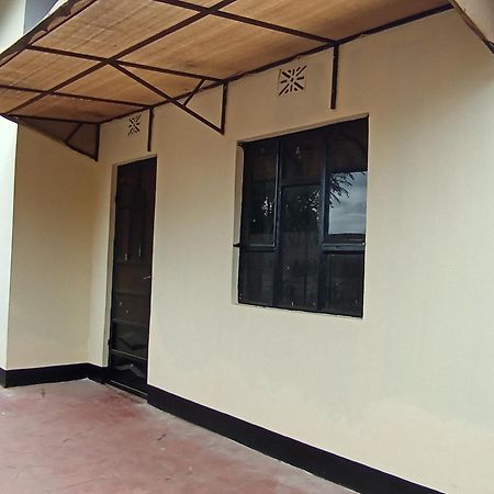 Boma la Ngombe Airb&B Homestay מראה חיצוני תמונה